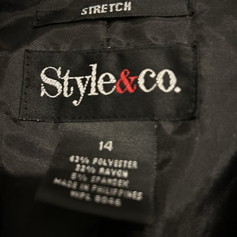 Style &Co. black zip up blazer, size 14 but looks smaller very stylish blazer - Picture 2 of 4
